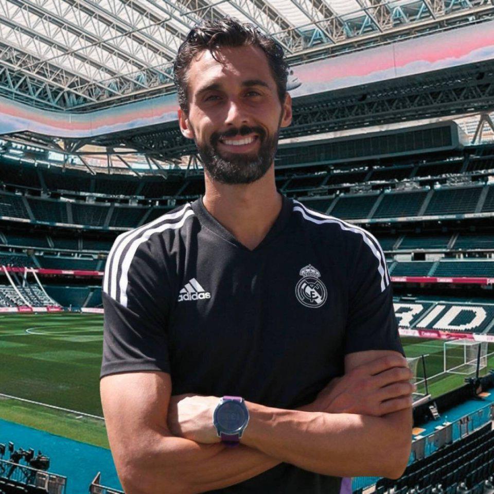 雷速体育-一夜双线豪门压力测试！皇马新帅西甲首秀，英超利物浦想打破怪圈